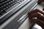 Computador com leitor de ecrã e terminal Braille Computador com leitor de ecrã e terminal Braille